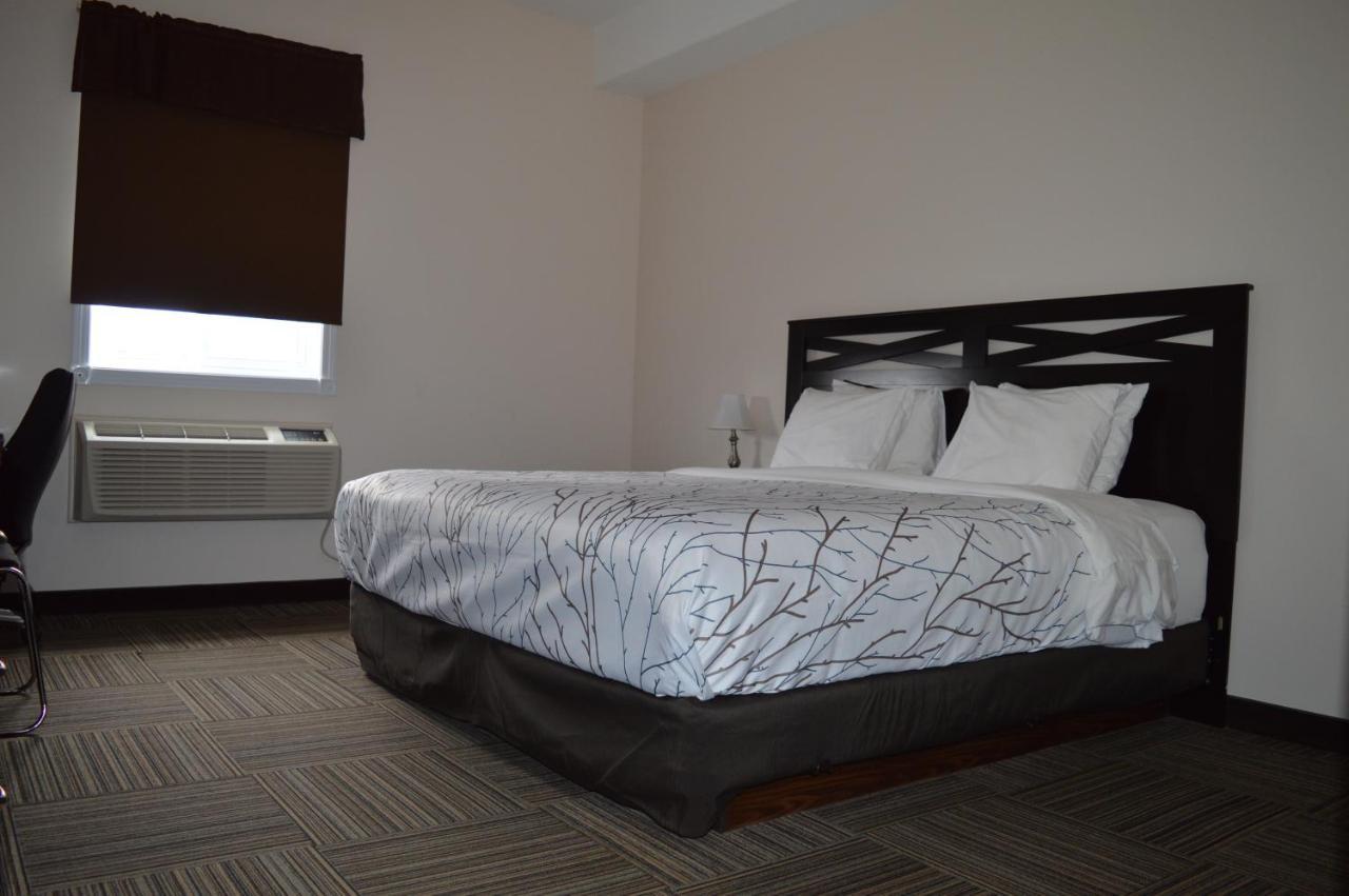 Auberge Macdonald Guest Inn Iroquois Falls Buitenkant foto